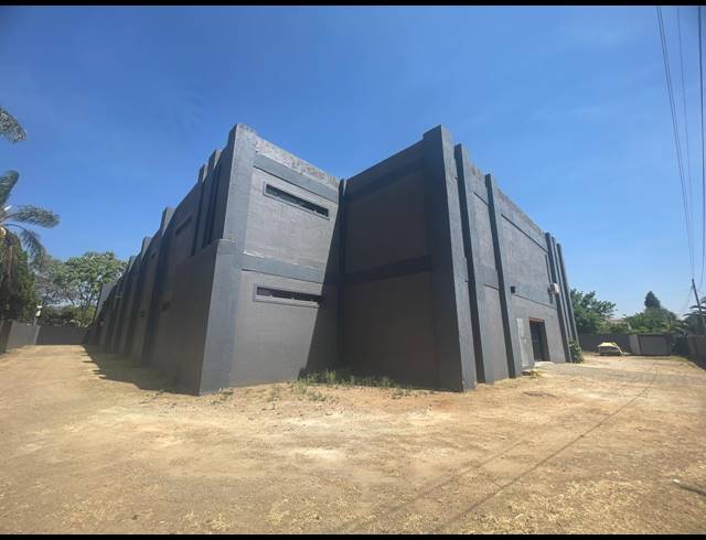 3,965M² INVESTMENT FOR SALE IN HOUGHTON ESTATE